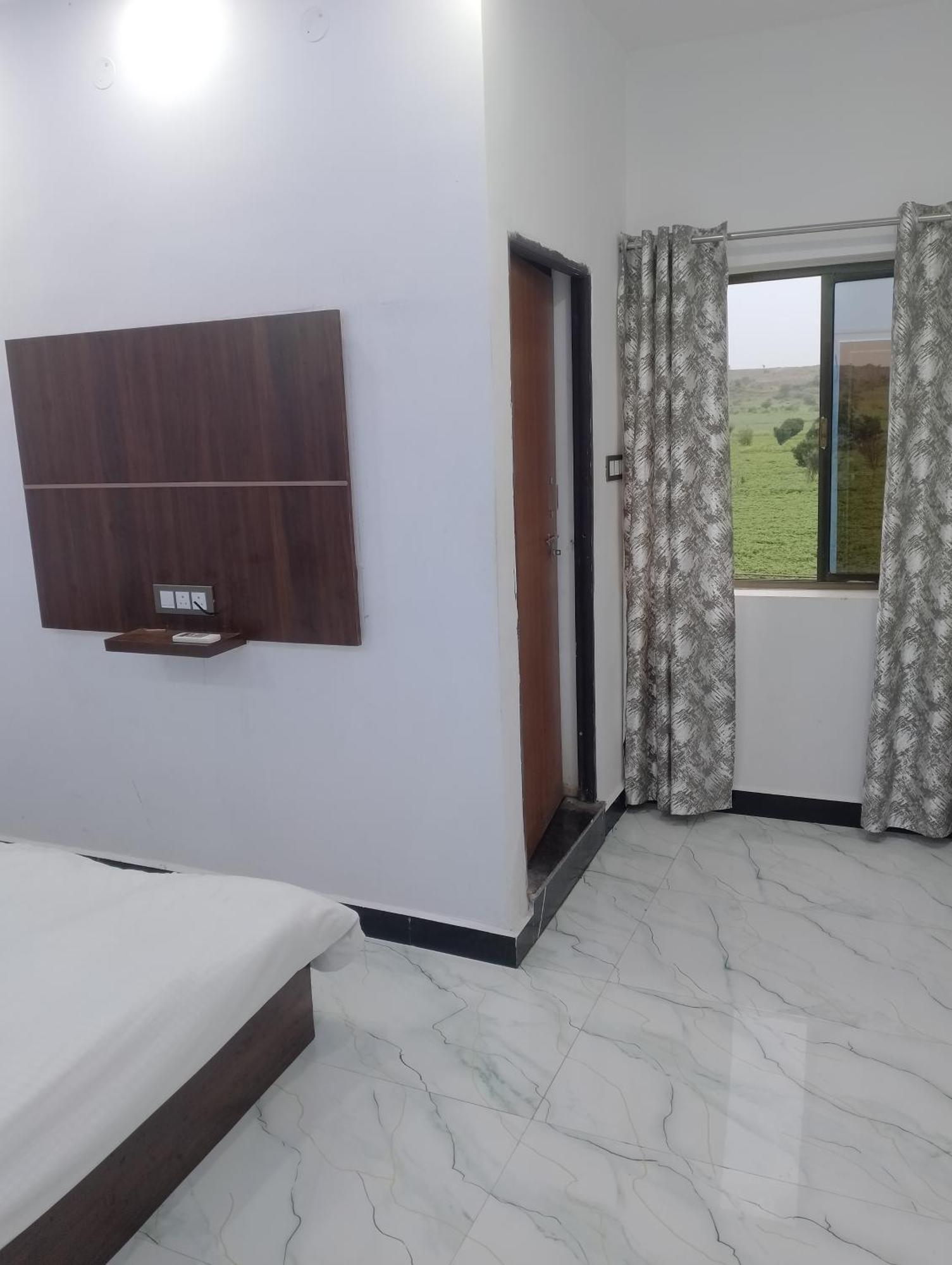 Hotel Moonlight & Restaurant Sehore Extérieur photo