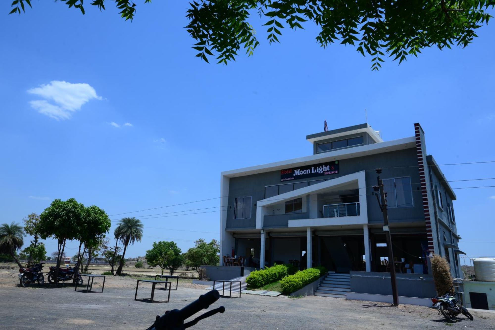 Hotel Moonlight & Restaurant Sehore Extérieur photo