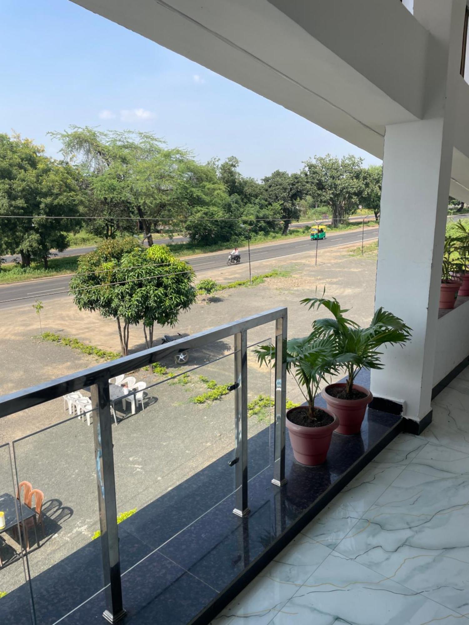 Hotel Moonlight & Restaurant Sehore Extérieur photo